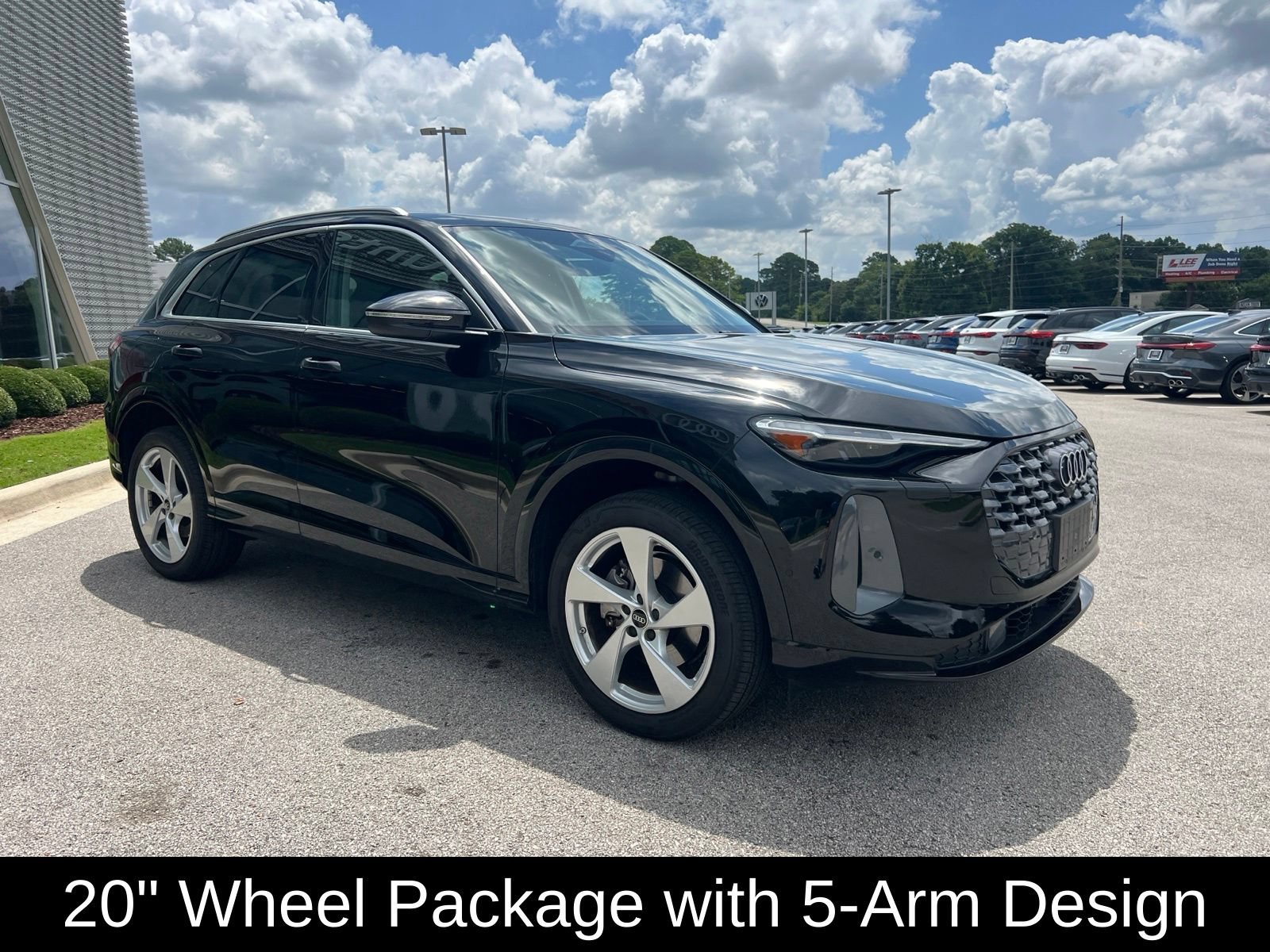 Used 2025 Audi Q5 Premium Plus w/ Premium Plus AWD/4WD image 3