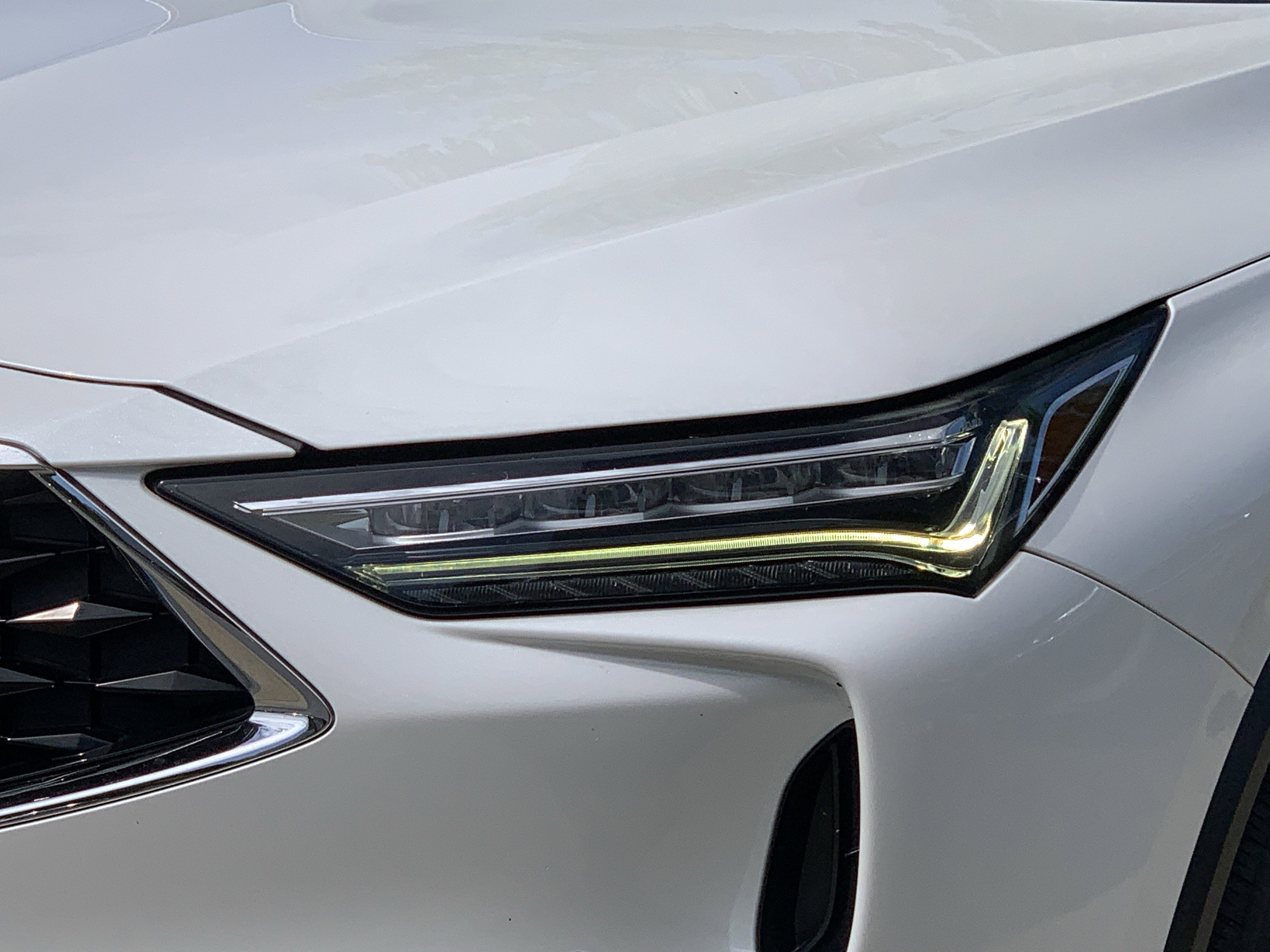 Used 2022 Acura MDX SH-AWD w/ Technology Package image 3