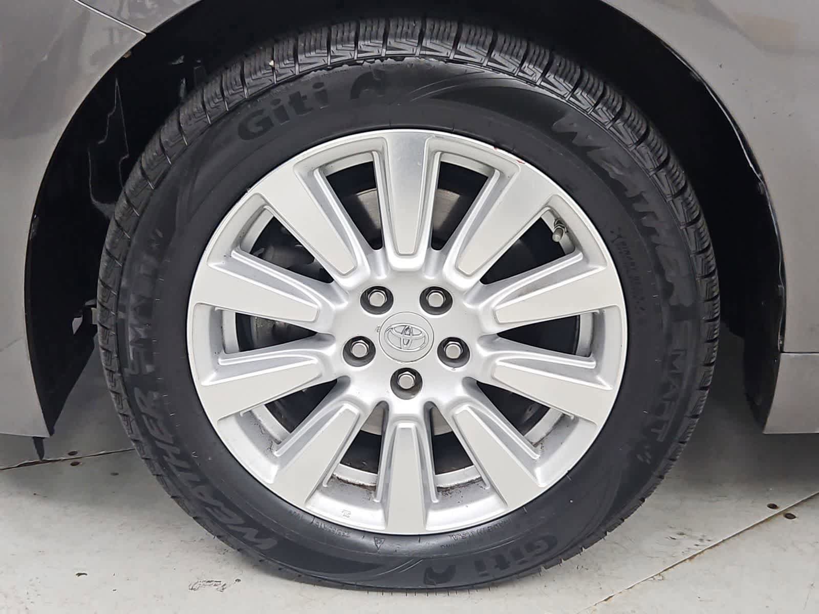 Used 2017 Toyota Sienna XLE AWD/4WD image 13