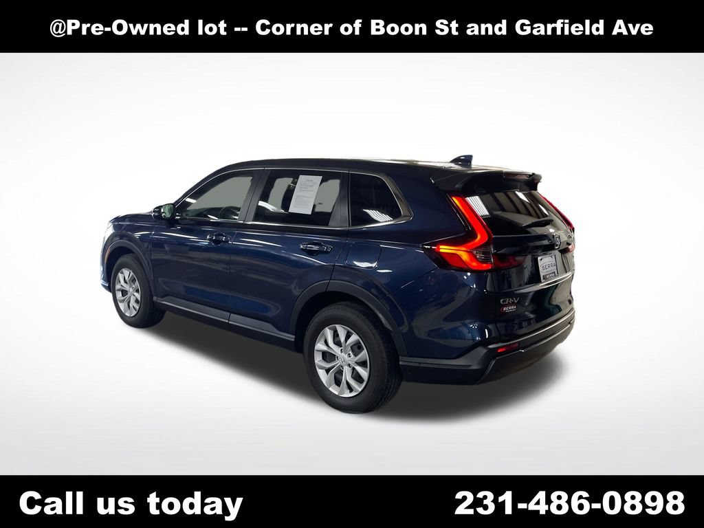 Used 2025 Honda CR-V LX image 3