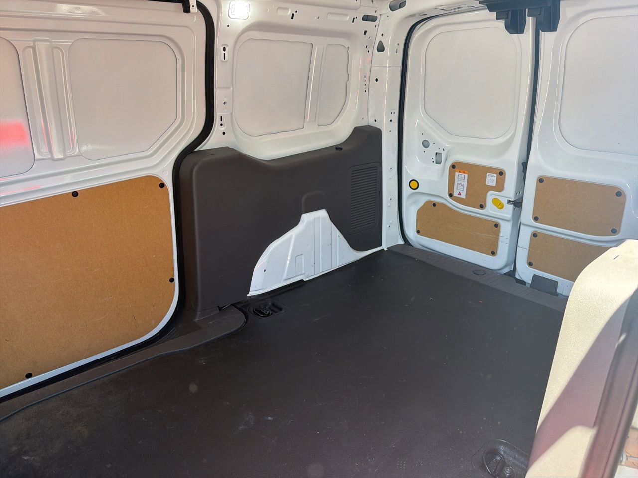 Used 2022 Ford Transit Connect XL FWD image 5