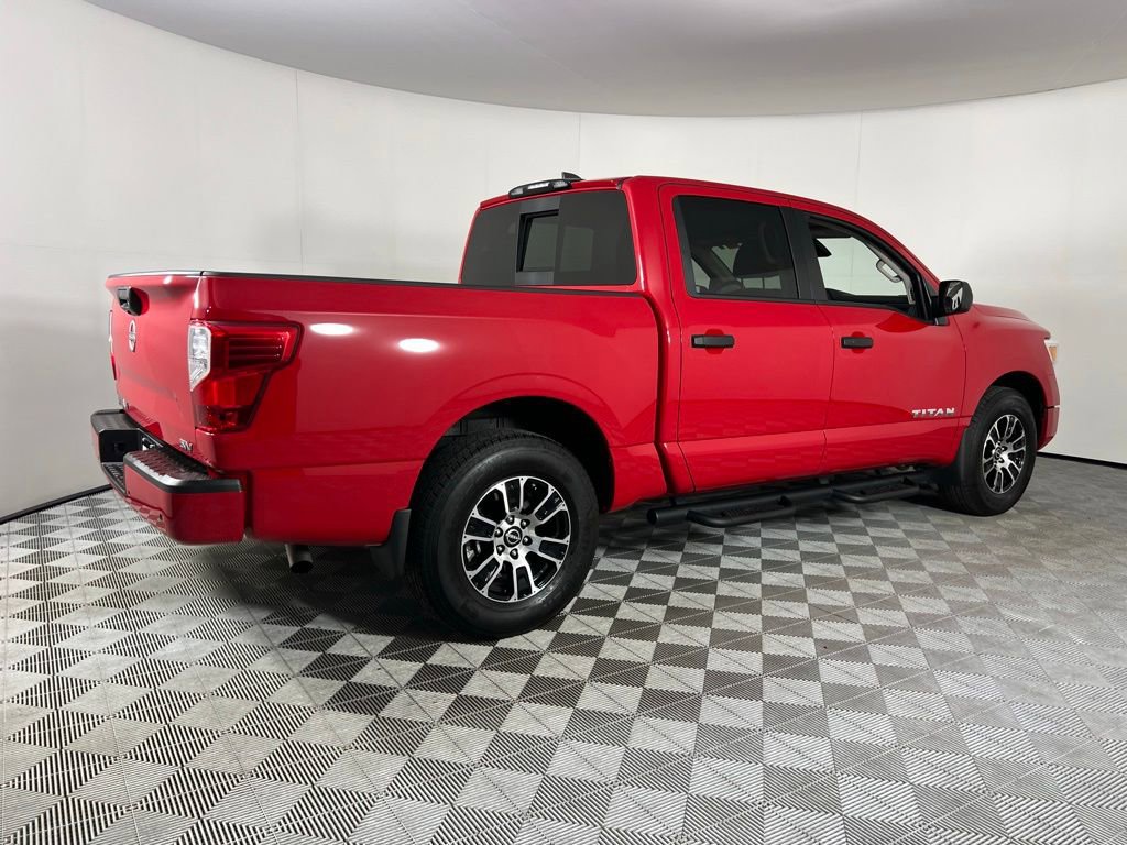 Used 2024 Nissan Titan SV w/ SV Convenience Package image 10