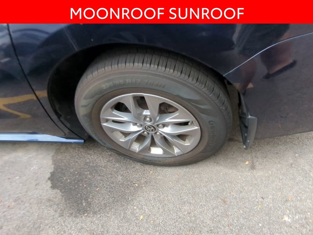 Used 2021 Toyota Sienna XLE FWD image 5