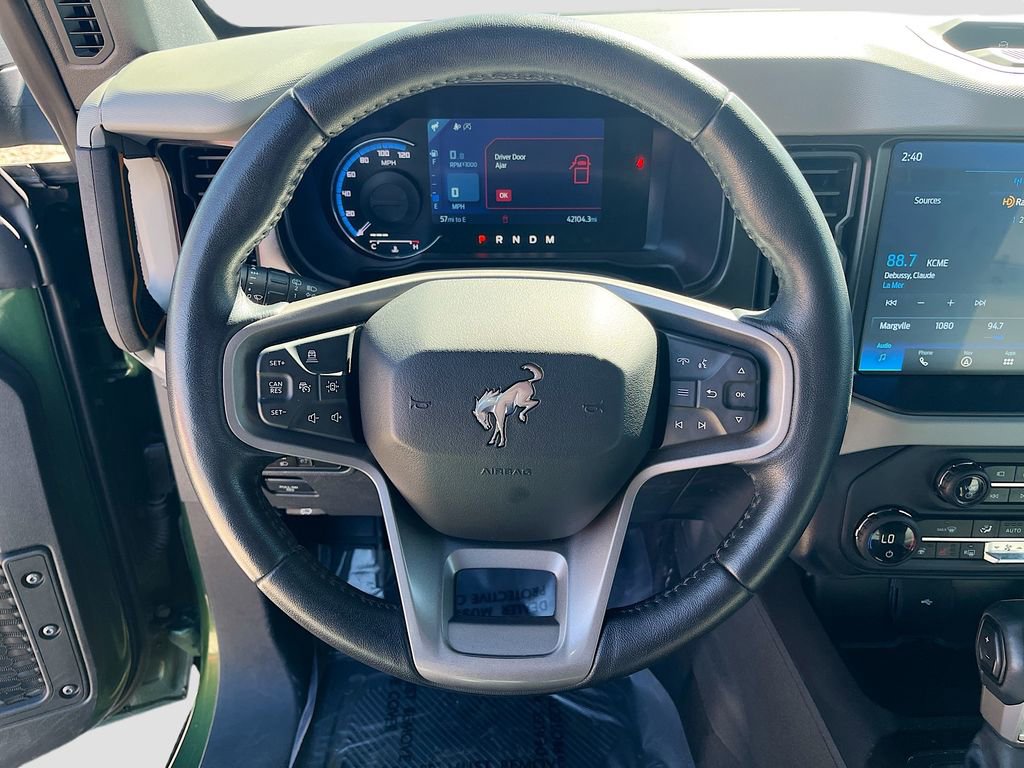 Used 2023 Ford Bronco Badlands image 11