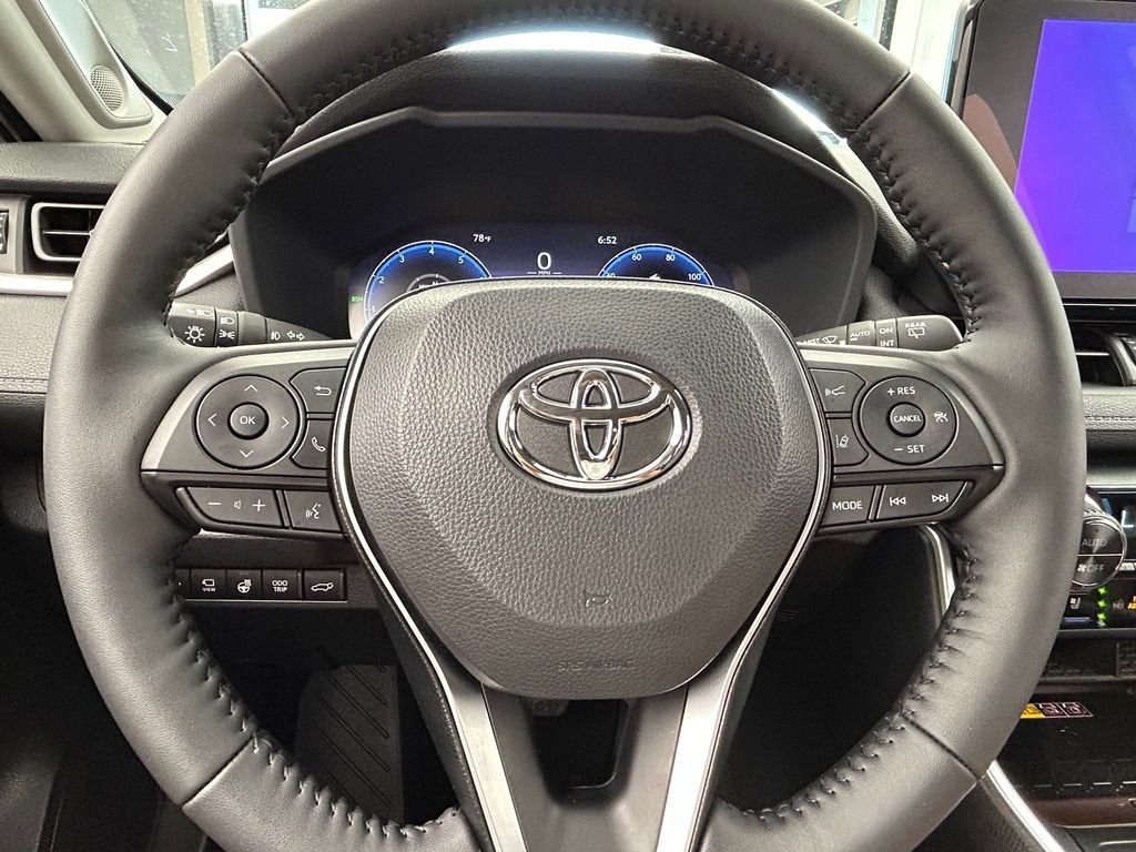 Used 2025 Toyota RAV4 Limited image 35
