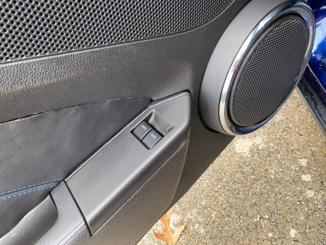 Used 2012 Ford Mustang GT Premium w/ HID Headlamps & Security Pkg image 18