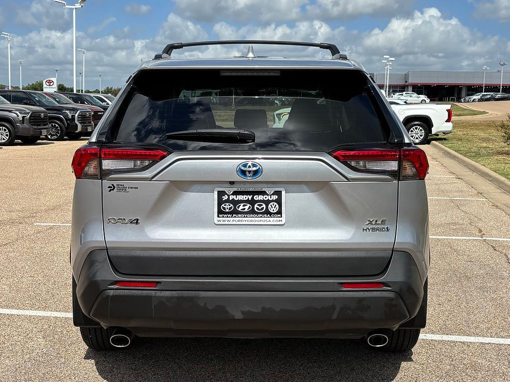 Certified 2023 Toyota RAV4 XLE Premium AWD/4WD image 5