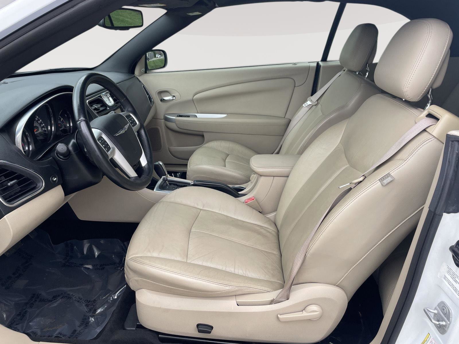 Used 2013 Chrysler 200 Limited FWD image 5