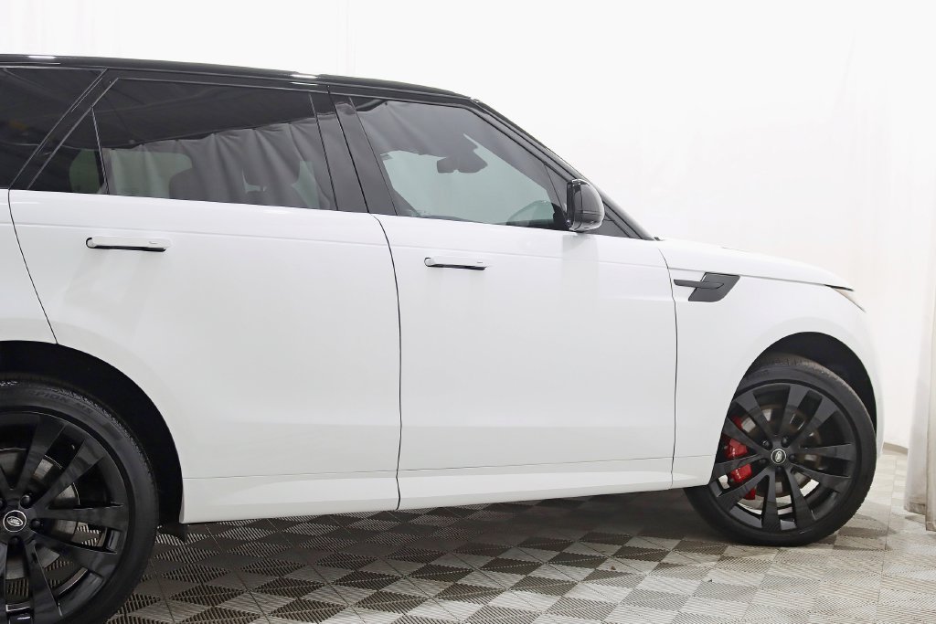 Used 2025 Land Rover Range Rover Sport Dynamic SE AWD/4WD image 11