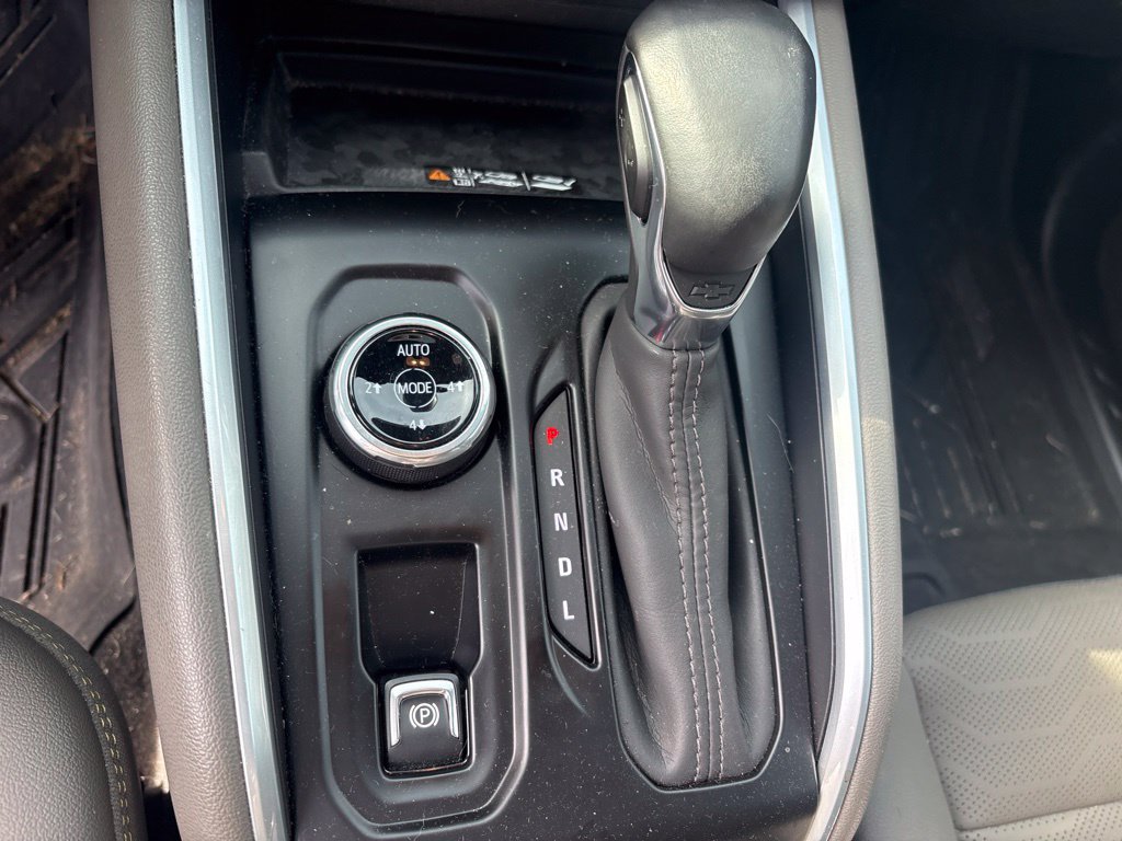 Used 2025 Chevrolet Colorado ZR2 w/ Technology Package AWD/4WD image 40