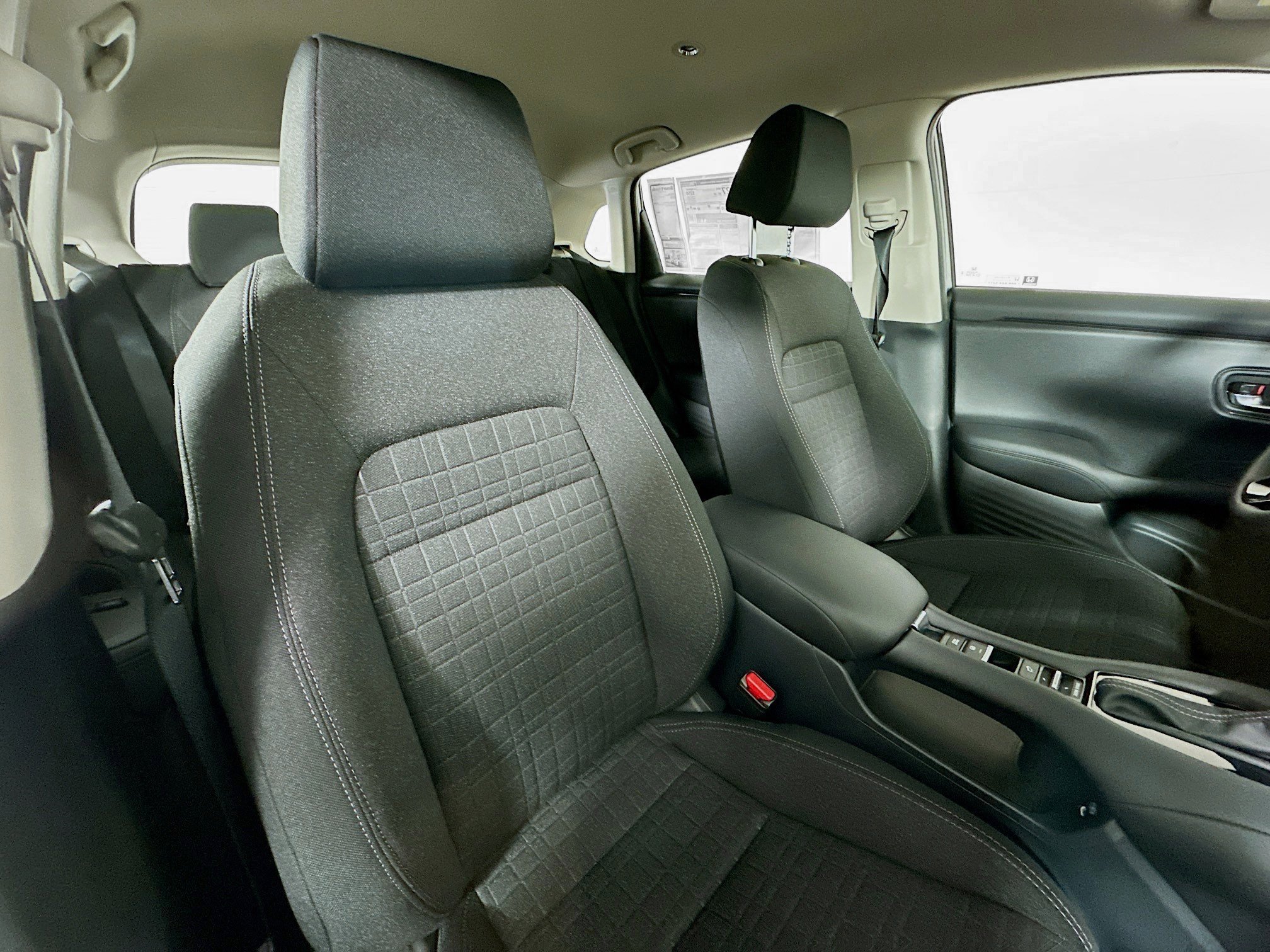 Certified 2025 Honda HR-V LX image 26