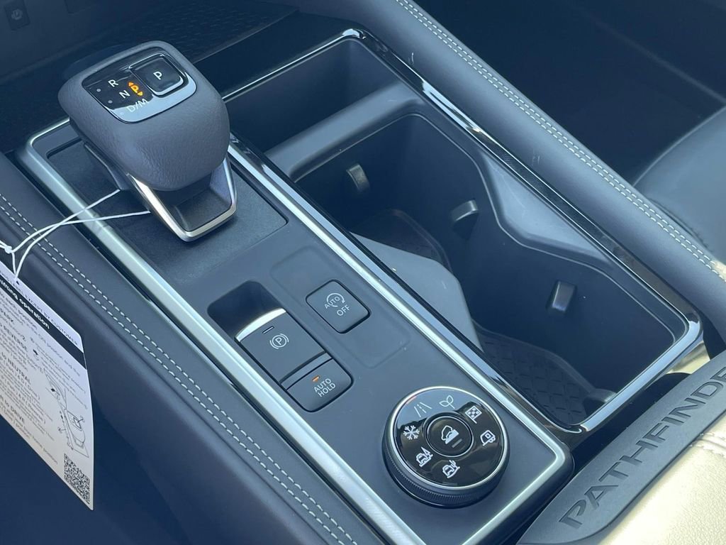 New 2026 Nissan Pathfinder Platinum AWD/4WD image 32