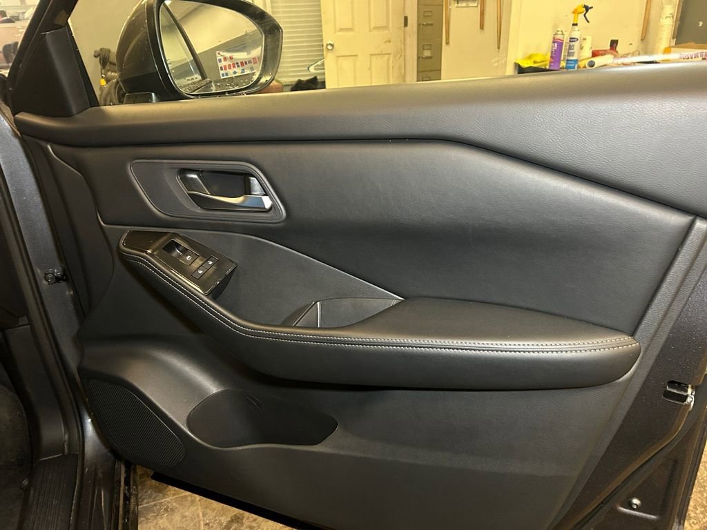 Used 2026 Nissan Rogue SV image 17