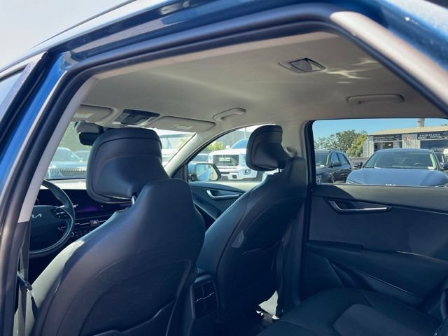 Certified 2023 Kia Niro Wind w/ Wind Preserve Package FWD image 13