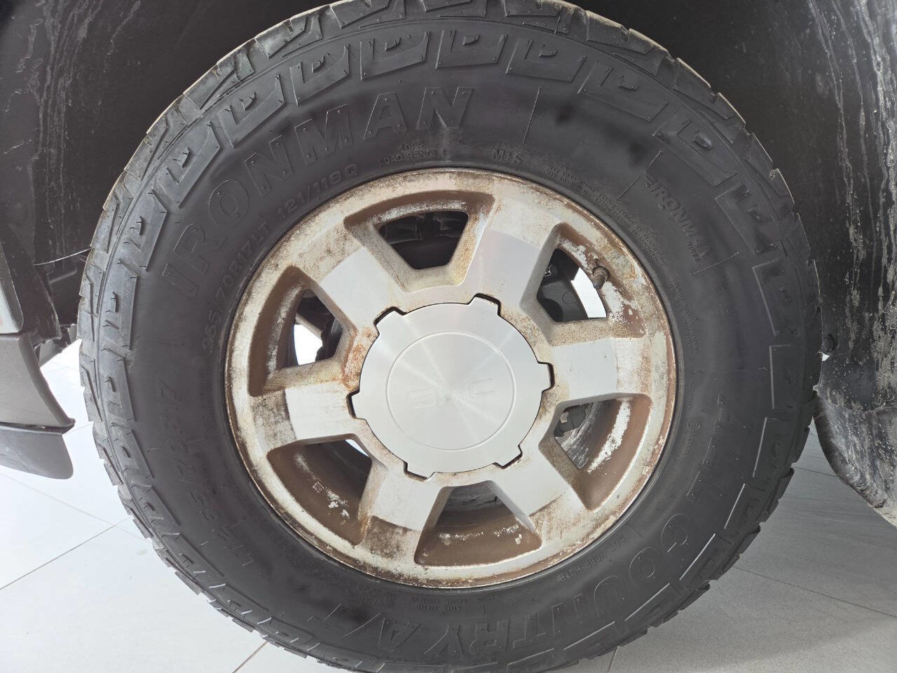 Used 2005 GMC Yukon SLT w/ SLT Preferred Equipment Group AWD/4WD image 12