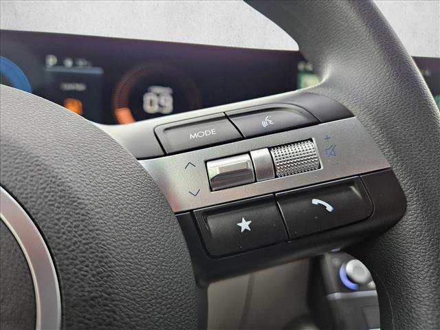 Certified 2025 Hyundai Tucson SE image 16