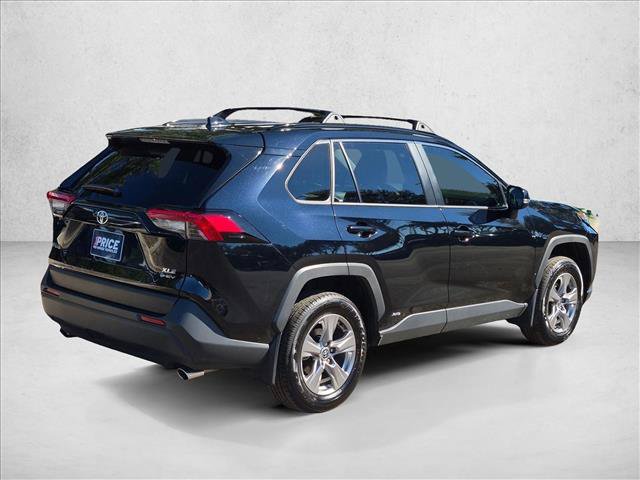Used 2025 Toyota RAV4 XLE AWD/4WD image 5