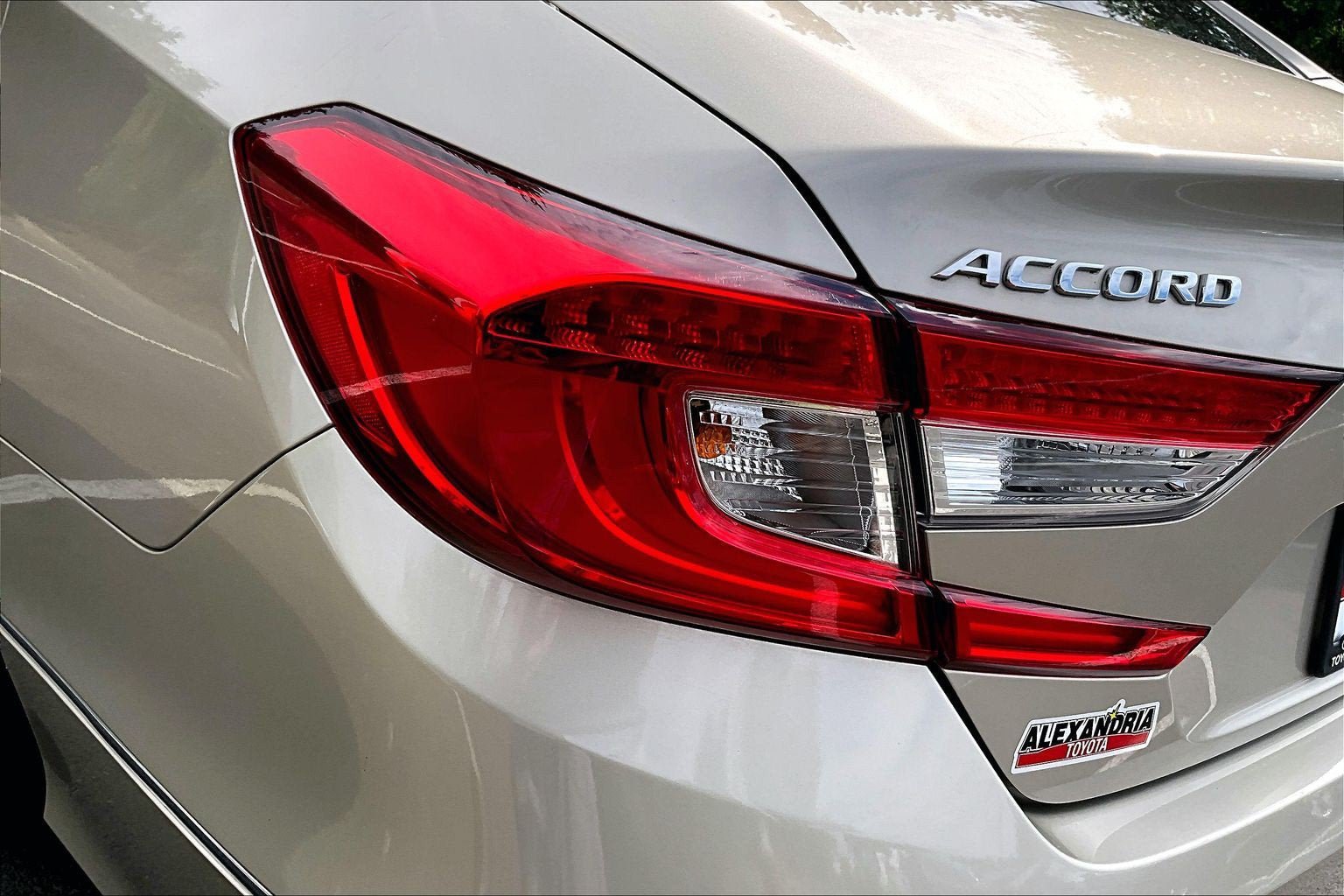 Used 2018 Honda Accord EX image 27