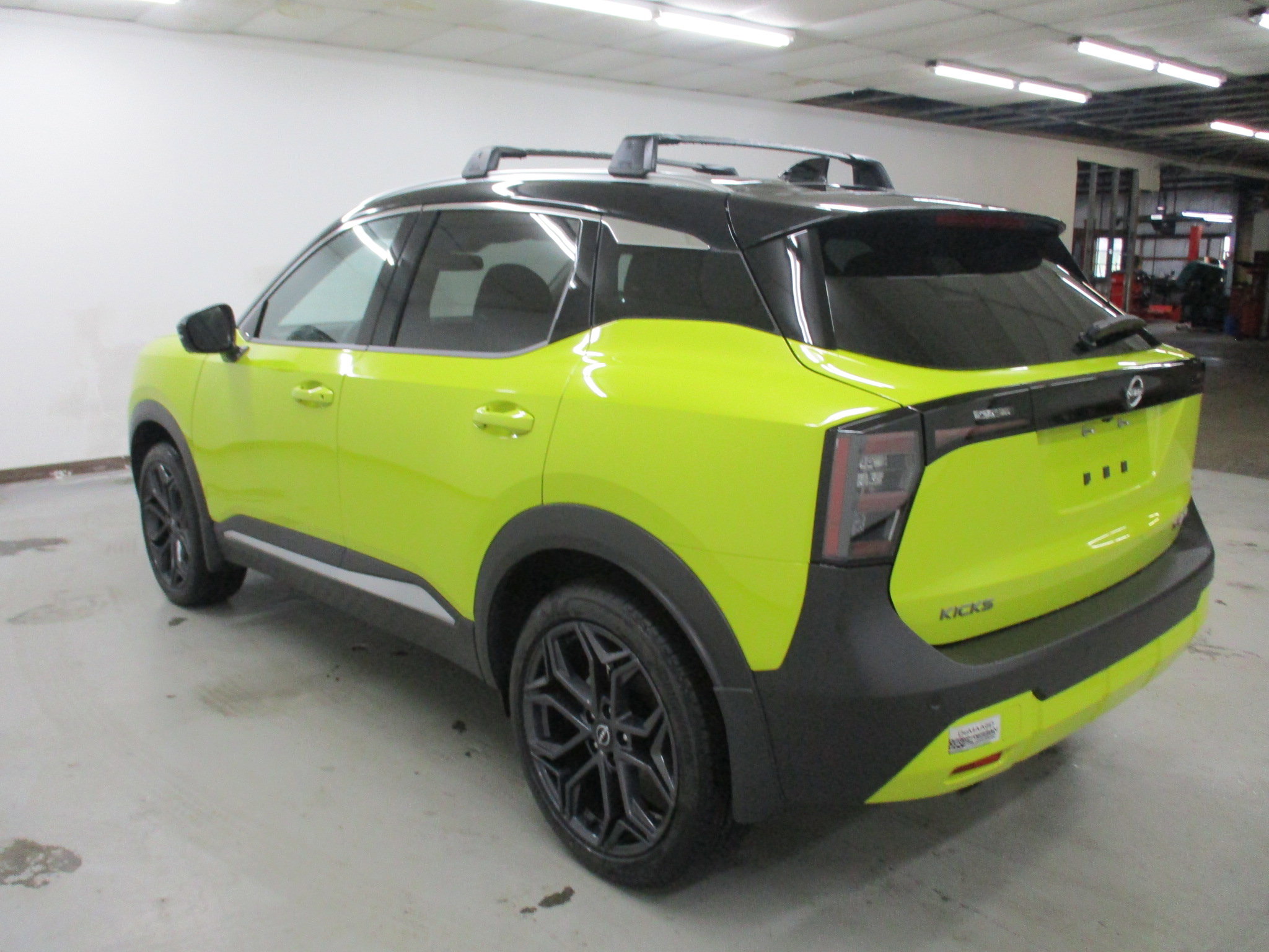 Used 2026 Nissan Kicks SR w/ SR Premium Package image 5