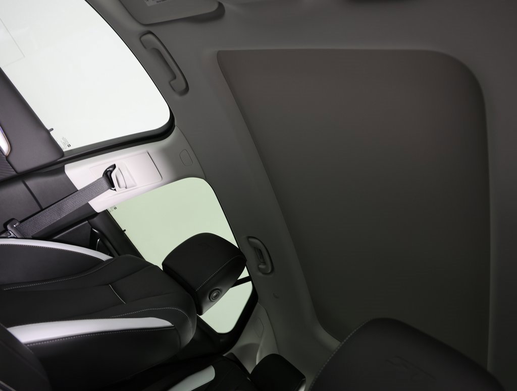 New 2025 Buick Envision Sport Touring image 14