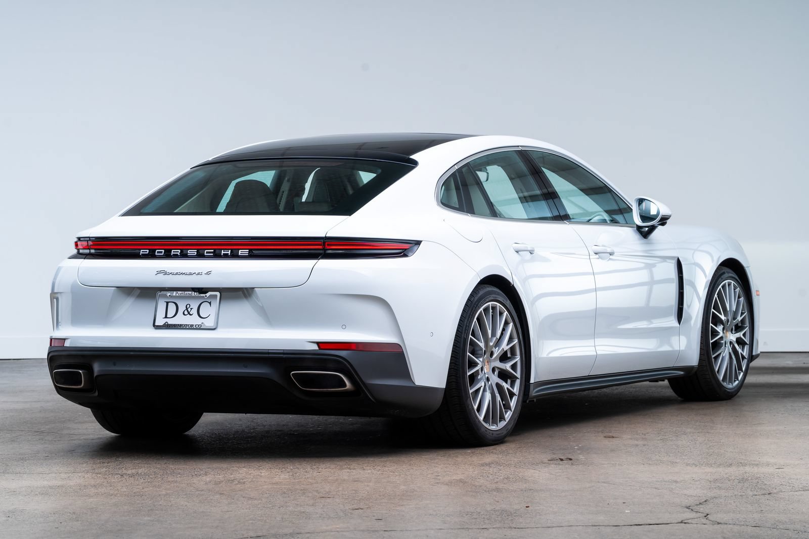 Used 2024 Porsche Panamera 4 w/ Premium Package AWD/4WD image 6
