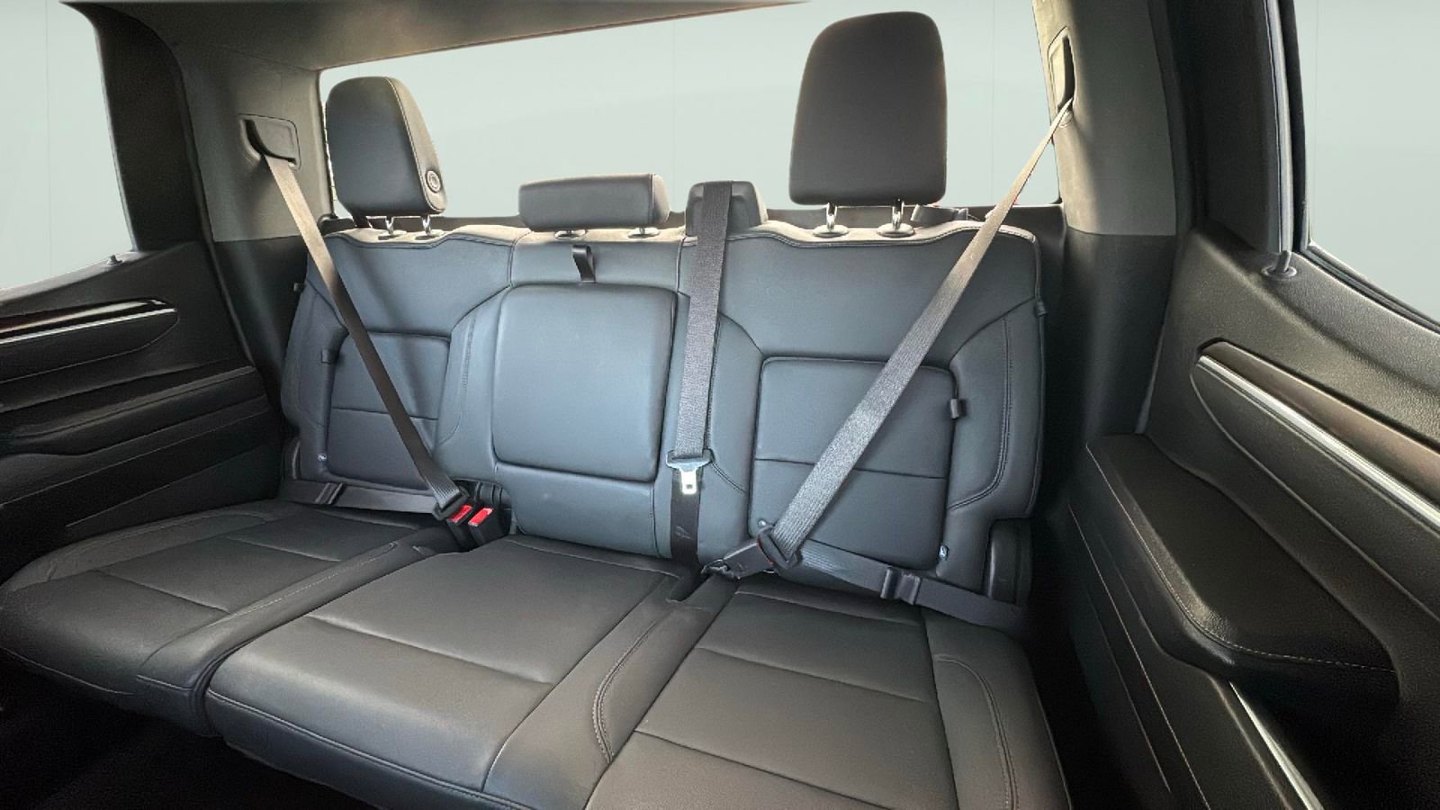 Used 2025 GMC Sierra 1500 SLT image 24