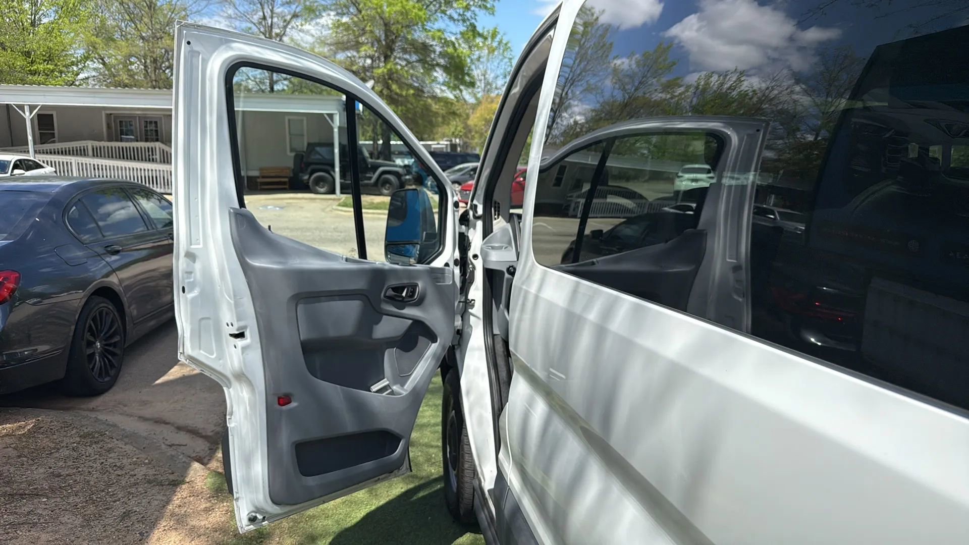 Used 2017 Ford Transit 150 XL RWD image 17