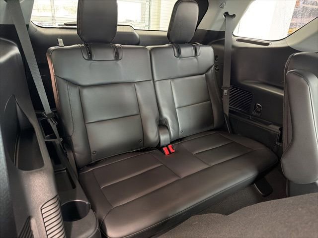 Used 2024 Ford Explorer XLT w/ Equipment Group 202A image 8