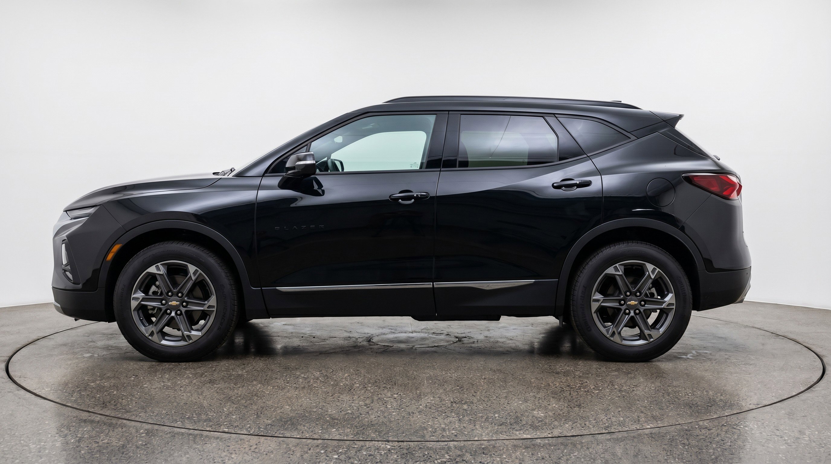 Used 2025 Chevrolet Blazer LT FWD image 5