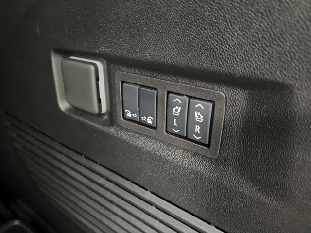 Used 2025 GMC Yukon AT4 Ultimate w/ LPO, Floor Liner Package AWD/4WD image 54