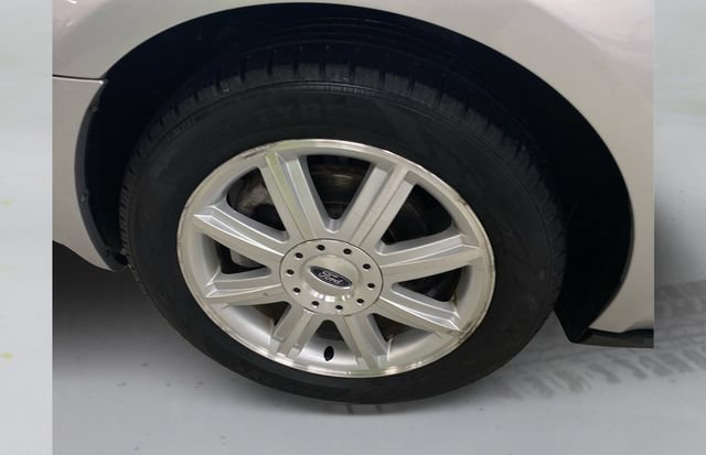 Used 2005 Ford Five Hundred Limited FWD image 20