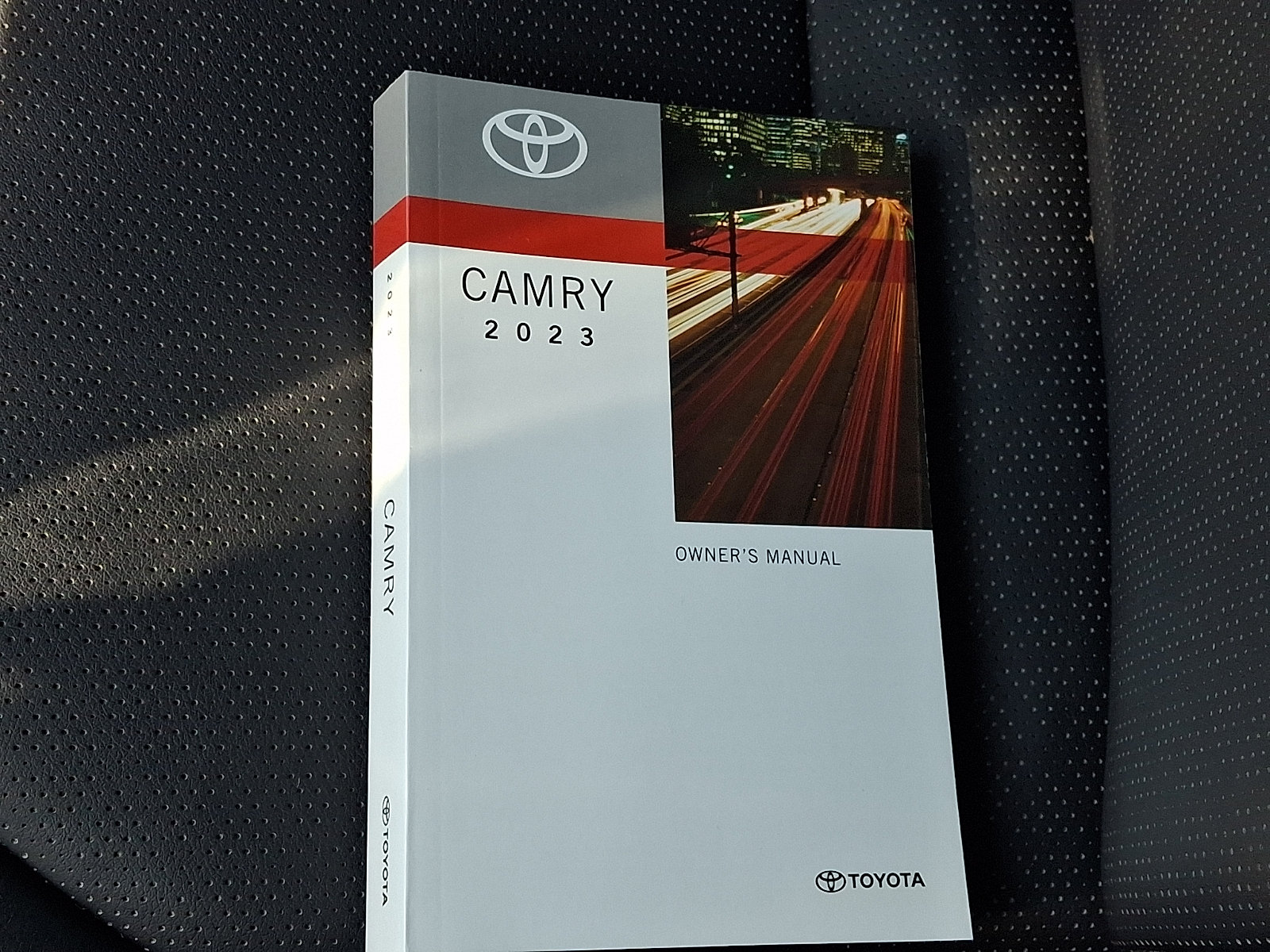 Used 2023 Toyota Camry XSE w/ Cold Weather Package FWD image 28