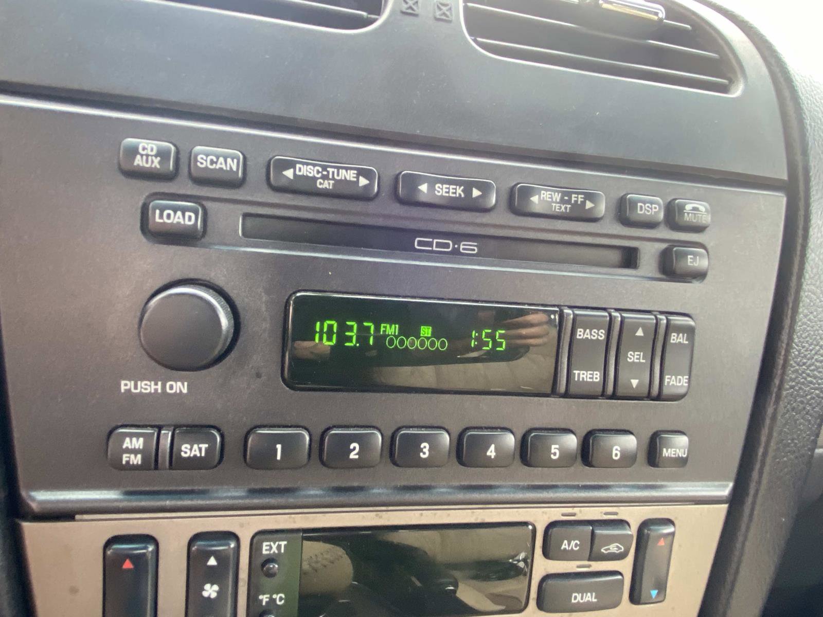 Used 2005 Ford Thunderbird image 17