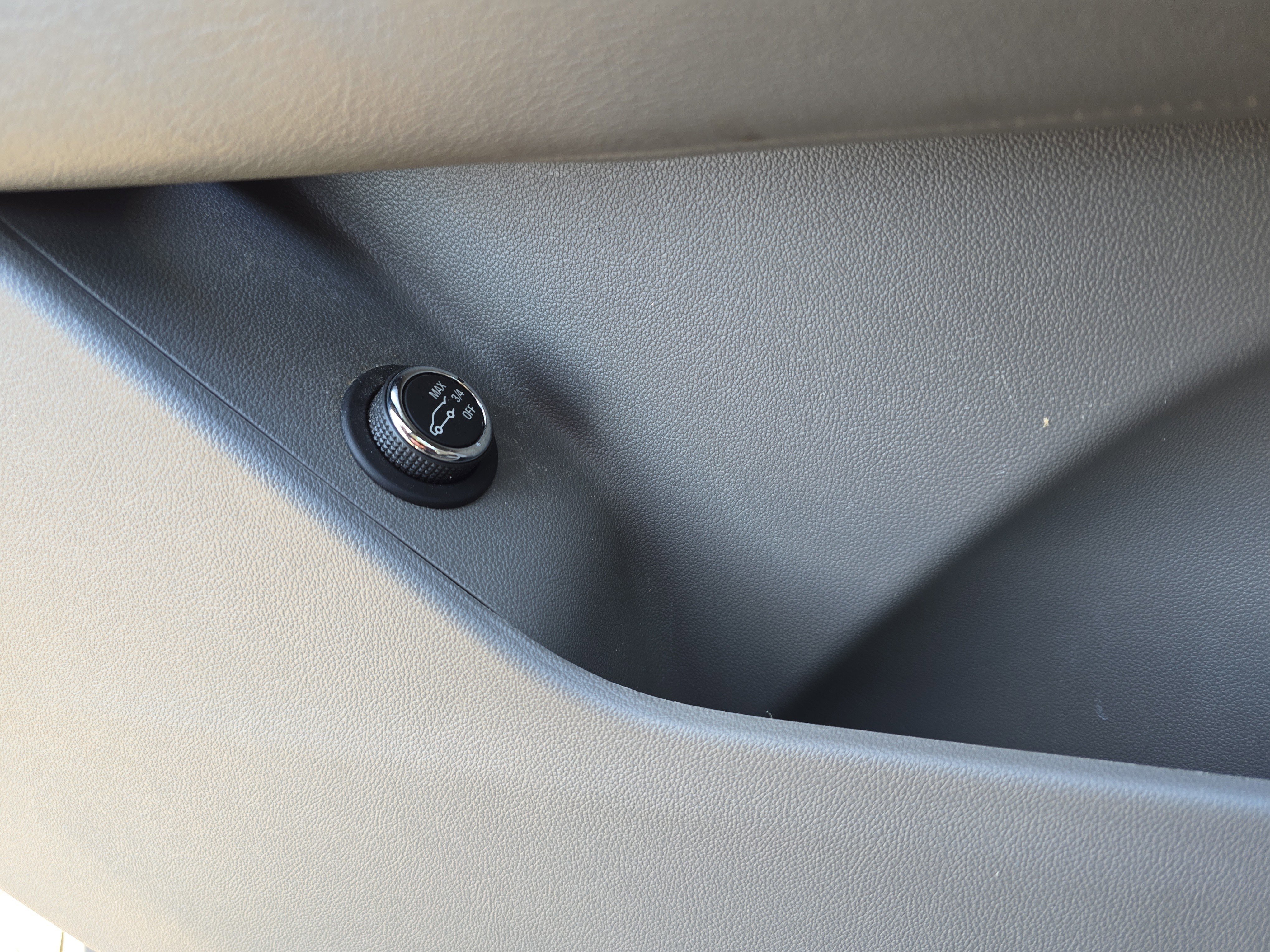 Used 2018 Cadillac XT5 Luxury w/ Driver Awareness Package image 19