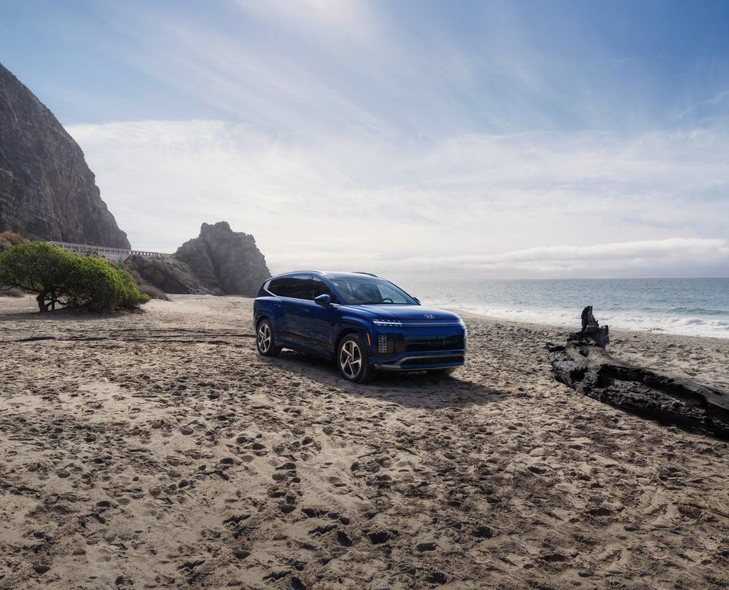 New 2026 Hyundai Ioniq 9 SE AWD/4WD image 1