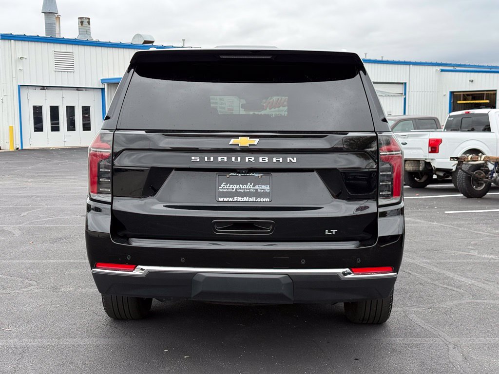 Used 2025 Chevrolet Suburban LT AWD/4WD image 4