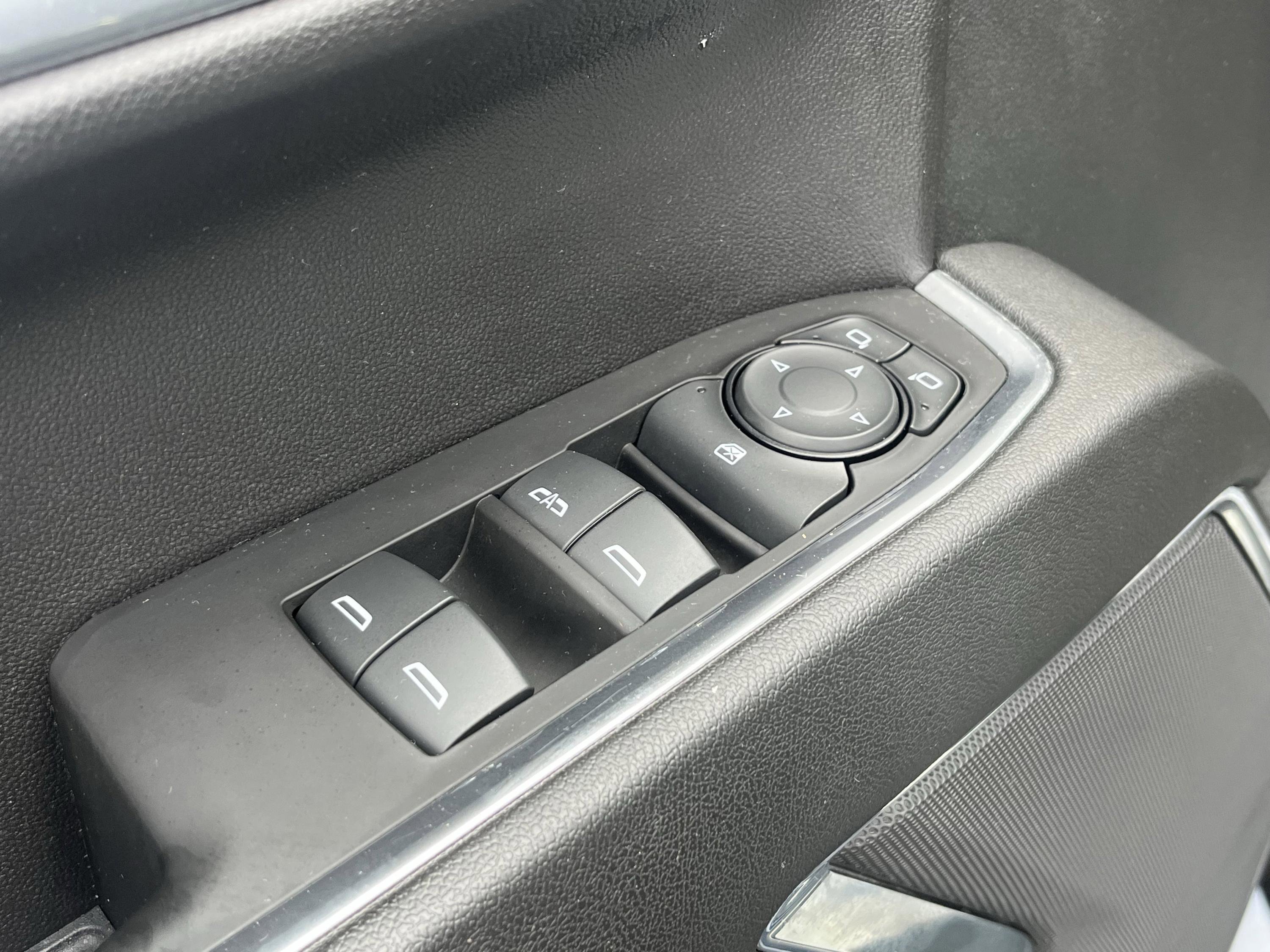 Used 2023 Chevrolet Silverado 1500 LT AWD/4WD image 20
