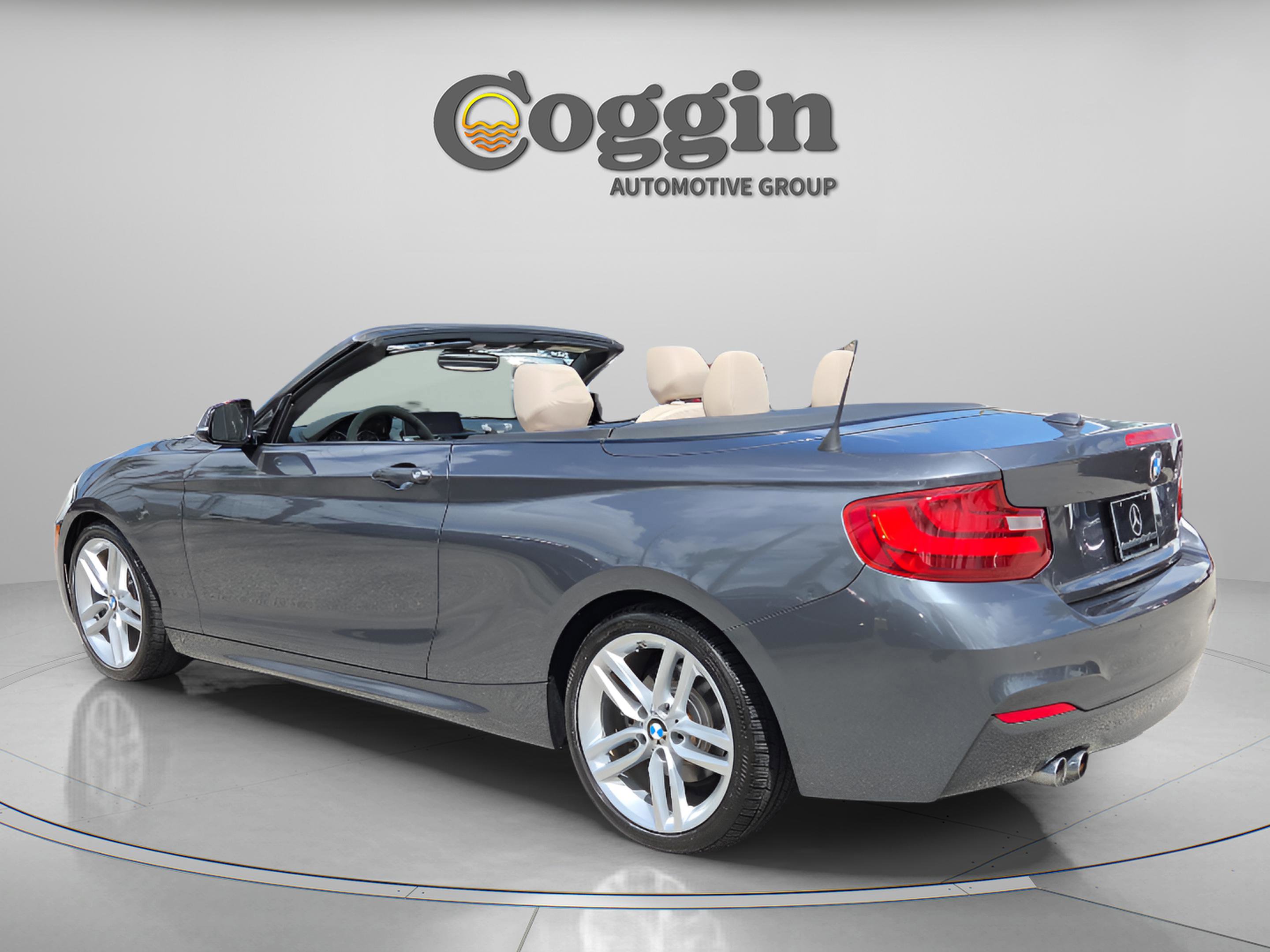 Used 2017 BMW 230i Convertible image 3