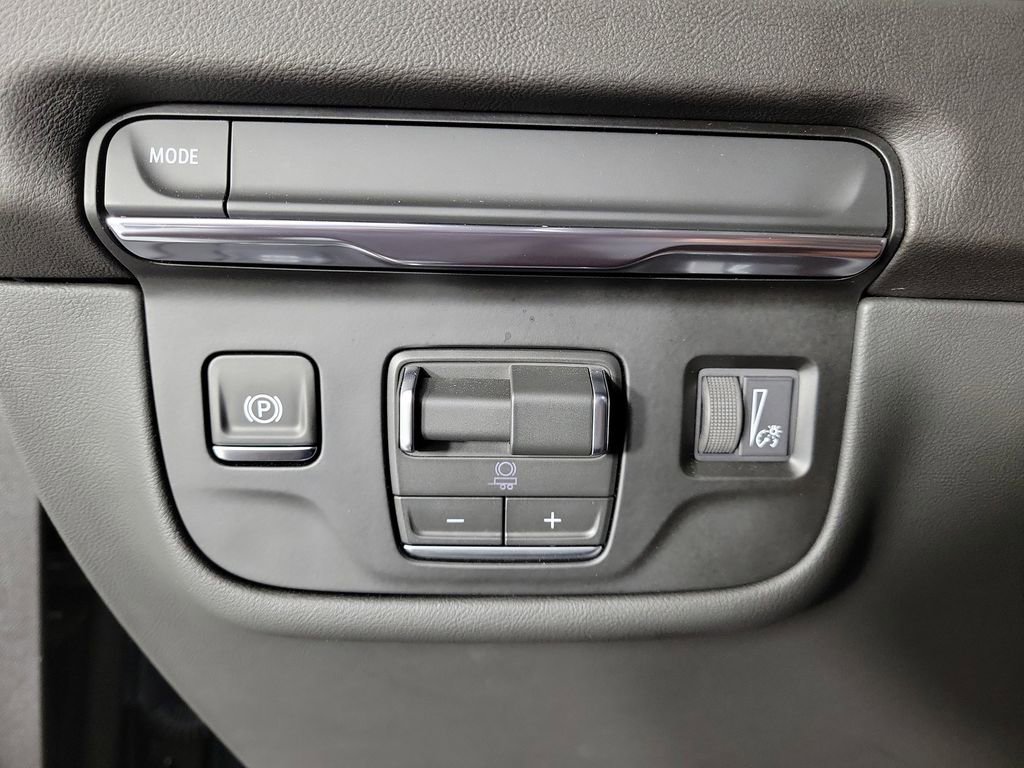 Certified 2026 Cadillac Escalade Sport w/ LPO, Floor Liner Package image 30