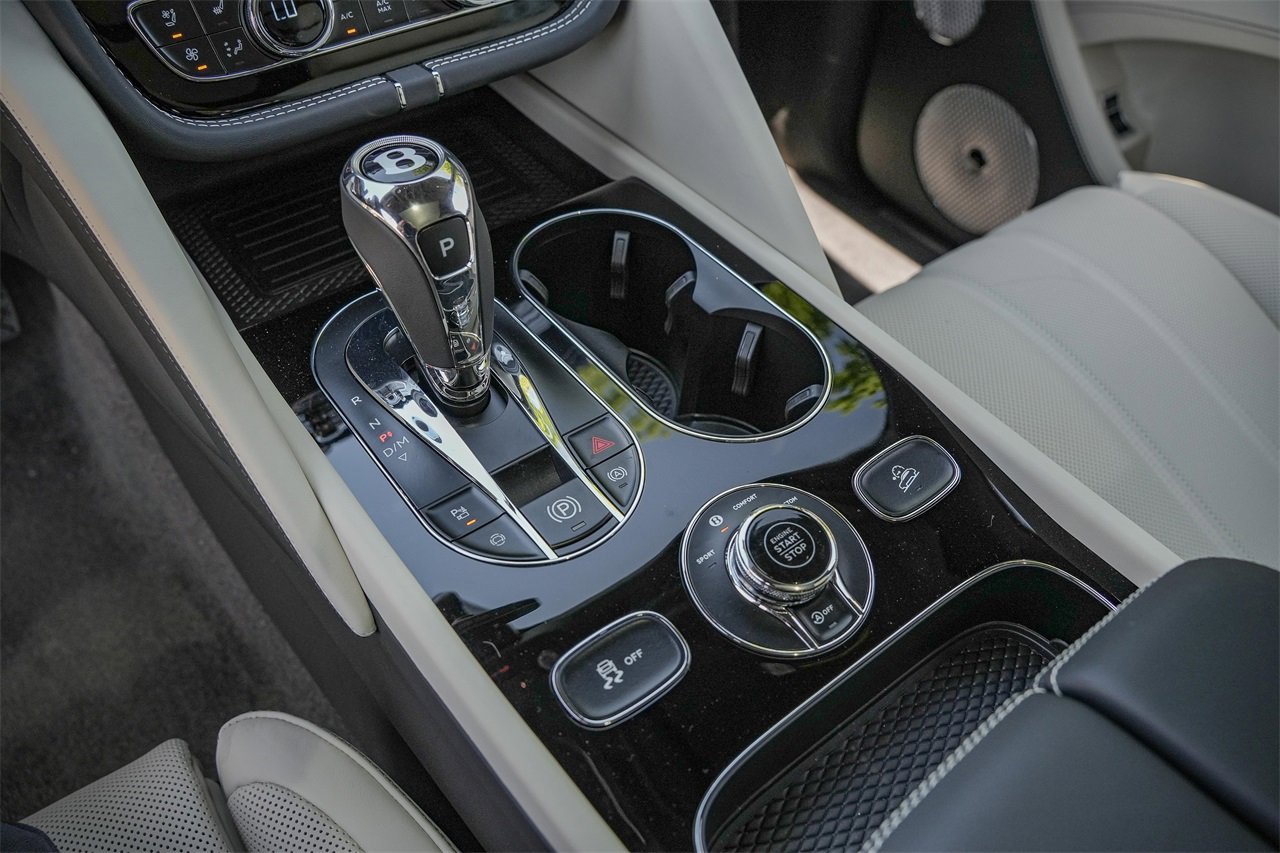 New 2025 Bentley Bentayga Extended Wheelbase image 30