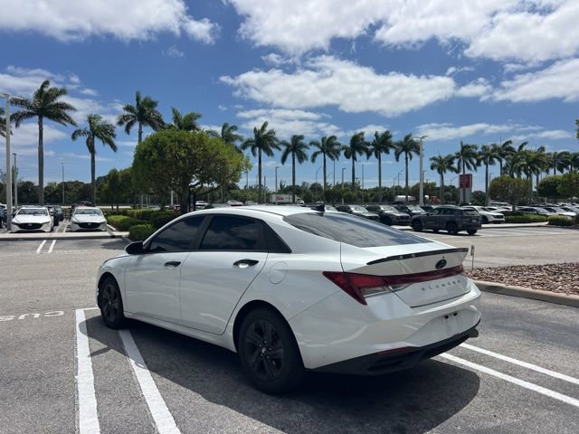 Used 2022 Hyundai Elantra SEL w/ Convenience Package image 17