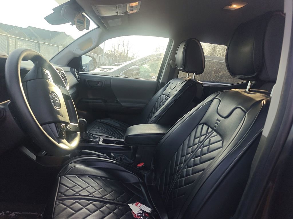 Used 2022 Toyota Tacoma SR image 7