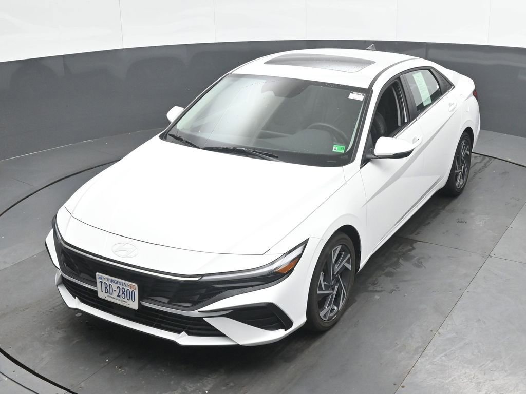 Certified 2025 Hyundai Elantra Limited FWD image 39