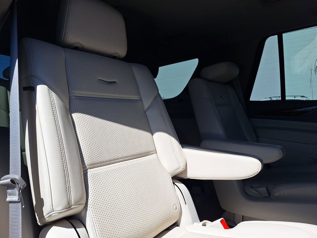 Certified 2023 Cadillac Escalade Premium Luxury Platinum w/ LPO, Radiant Package image 31