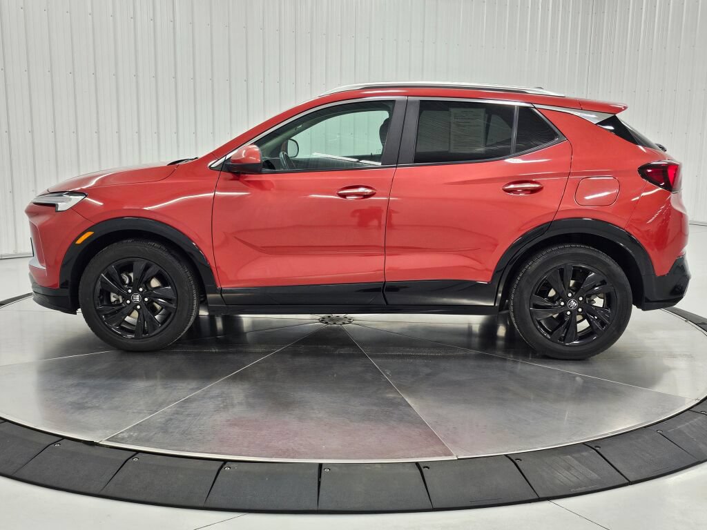 Used 2024 Buick Encore GX Sport Touring FWD image 2