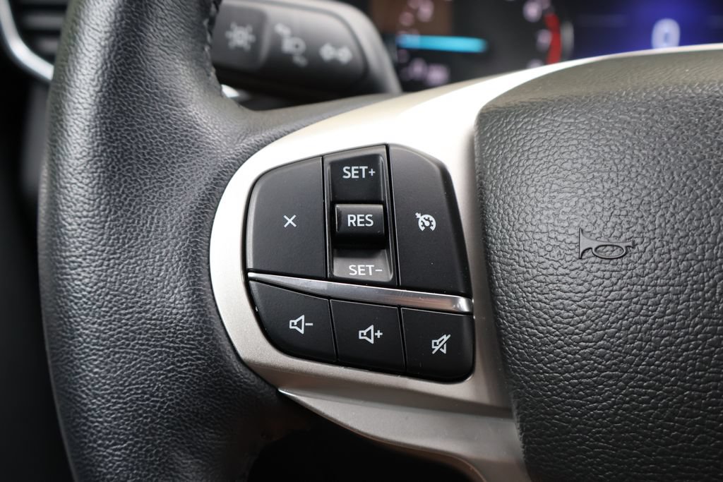 Used 2023 Ford Explorer XLT w/ Equipment Group 202A AWD/4WD image 30