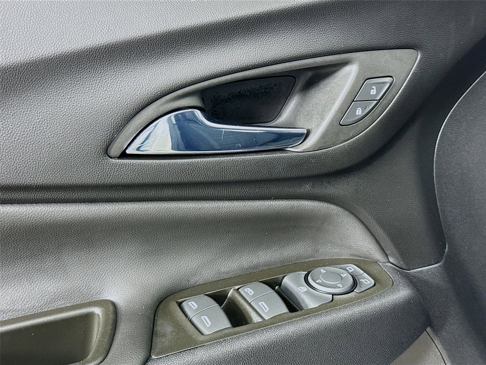 Used 2023 Chevrolet Equinox LT FWD image 18