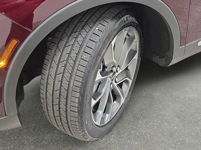 Certified 2022 Lincoln Nautilus Reserve w/ Equipment Group 201A image 27