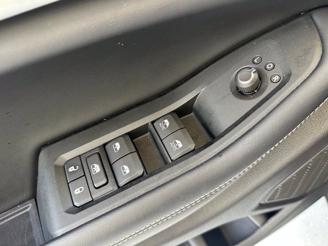 Used 2025 Jeep Grand Cherokee Limited RWD image 27