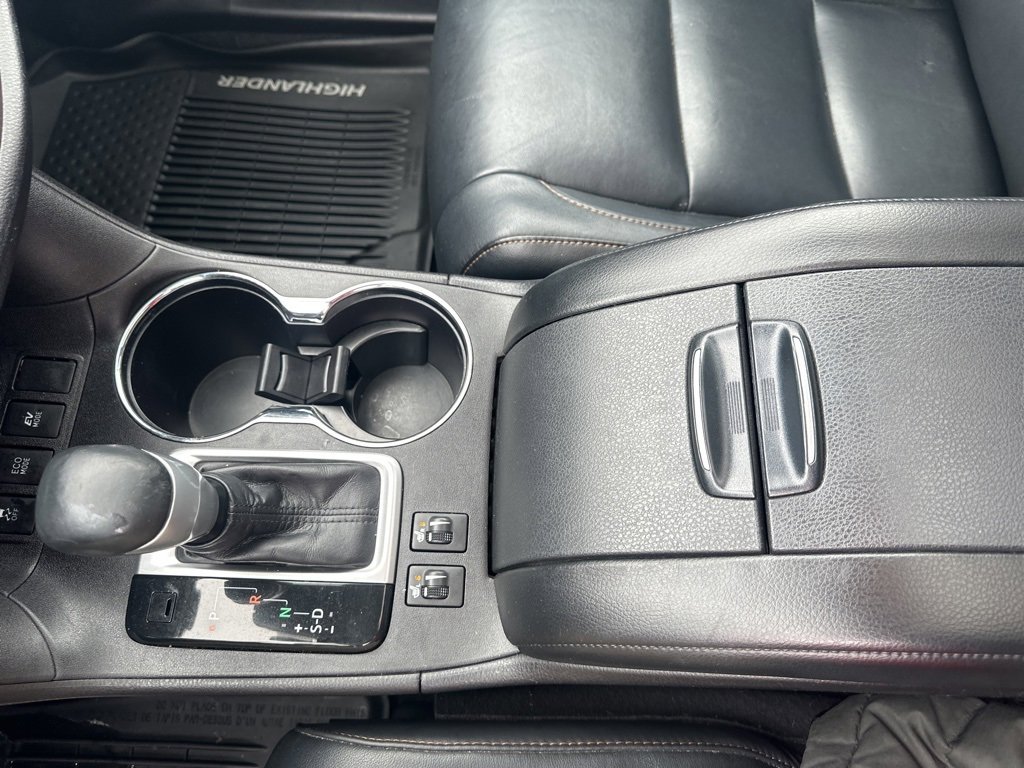 Used 2018 Toyota Highlander XLE image 18